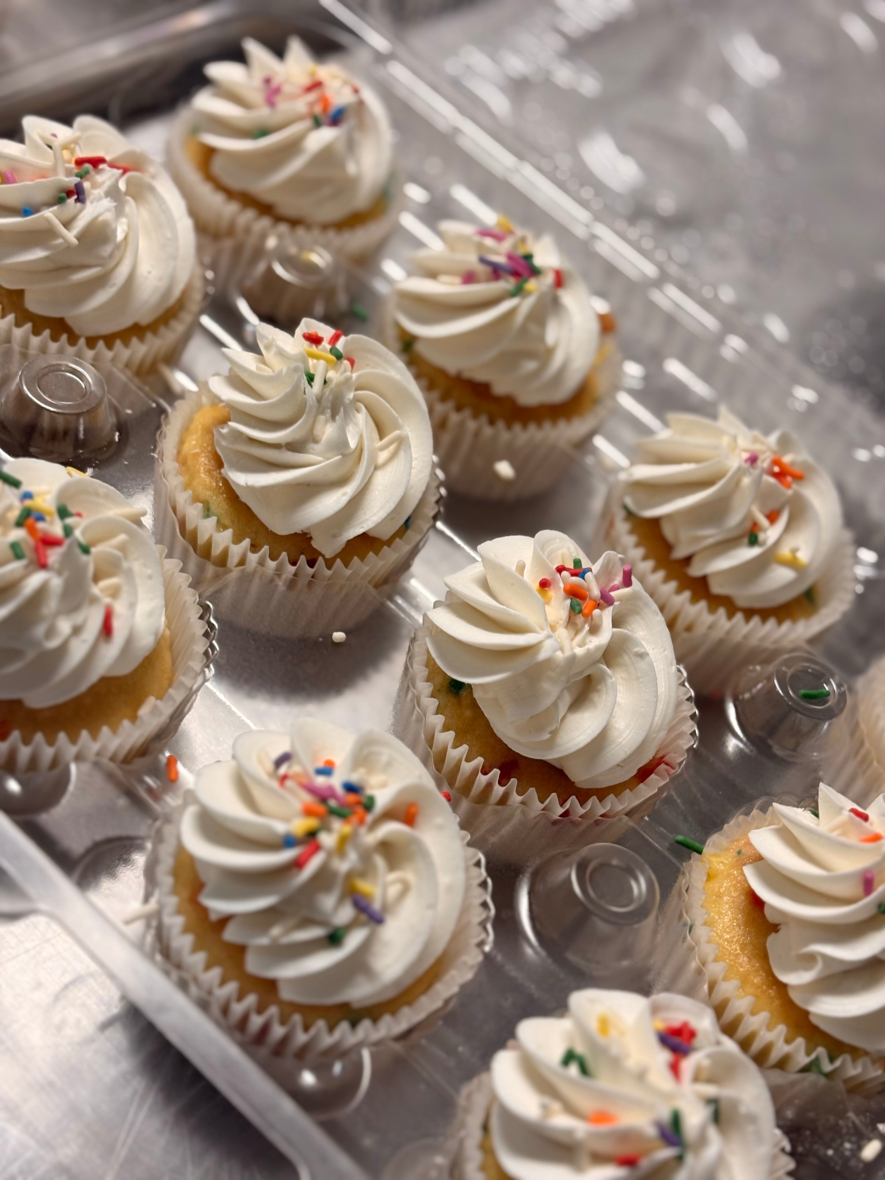 Wholesale Cupcakes by the Dozen